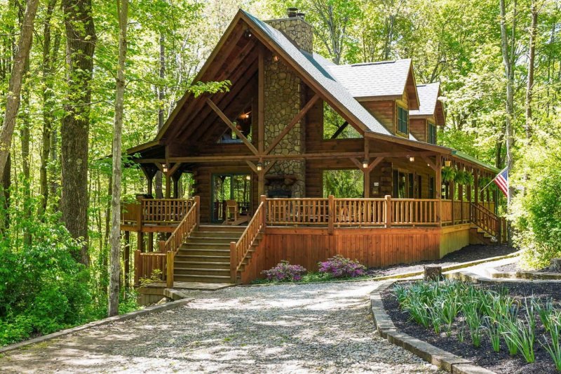 Dog Friendly Cabin Hocking Hills